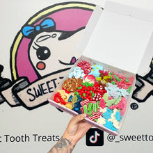 Load image into Gallery viewer, Santas Suprise Pizza Box
